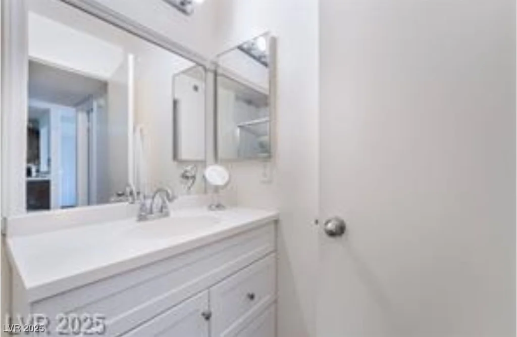 221 Mission Catalina, Las Vegas, NV 89107