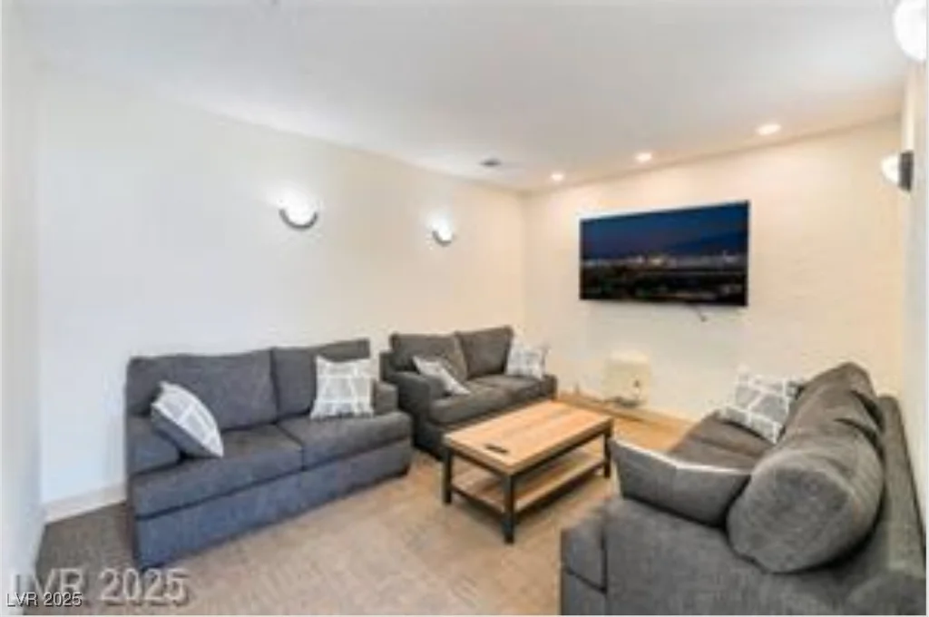 221 Mission Catalina, Las Vegas, NV 89107