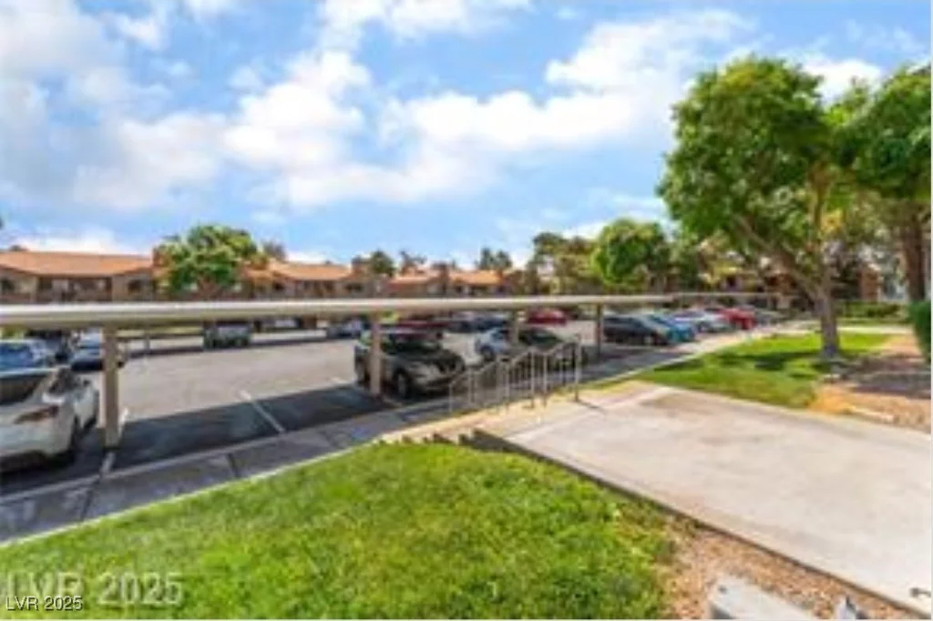 221 Mission Catalina, Las Vegas, NV 89107