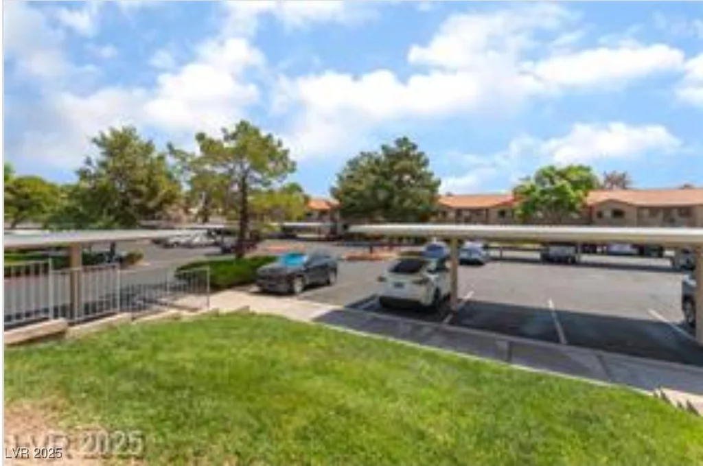 221 Mission Catalina, Las Vegas, NV 89107