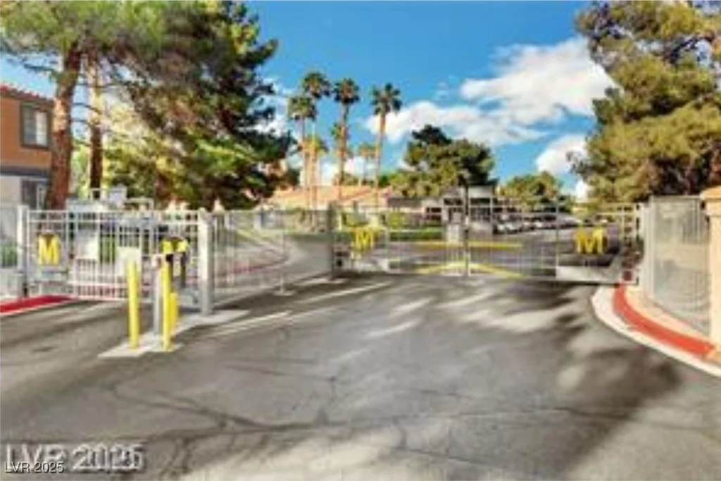 221 Mission Catalina, Las Vegas, NV 89107