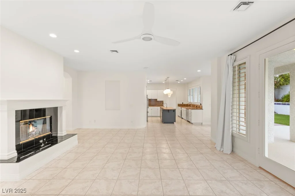 1905 IRON RIDGE, Las Vegas, NV 89117
