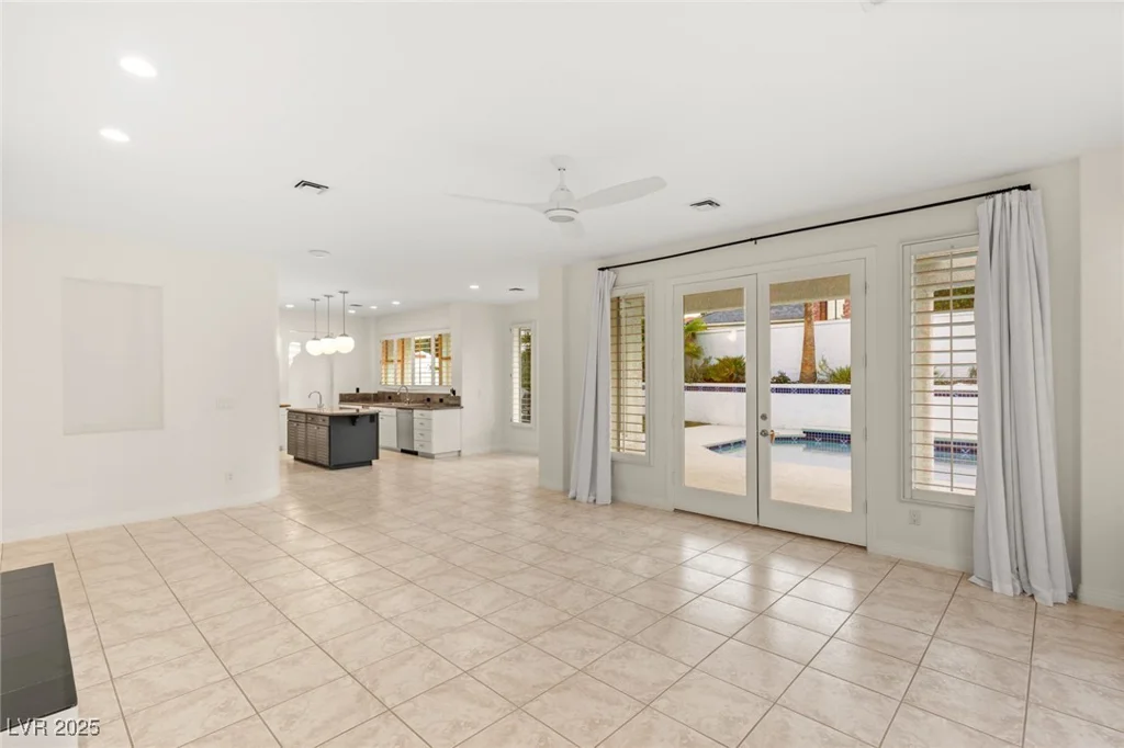 1905 IRON RIDGE, Las Vegas, NV 89117