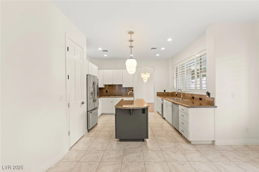 1905 IRON RIDGE, Las Vegas, NV 89117