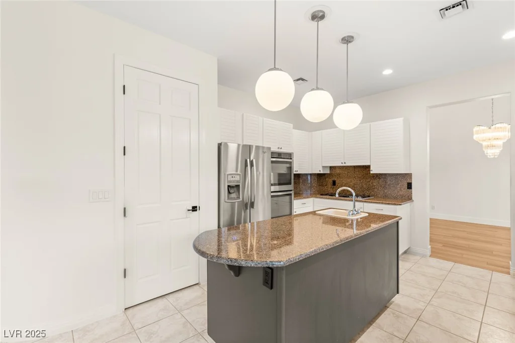 1905 IRON RIDGE, Las Vegas, NV 89117