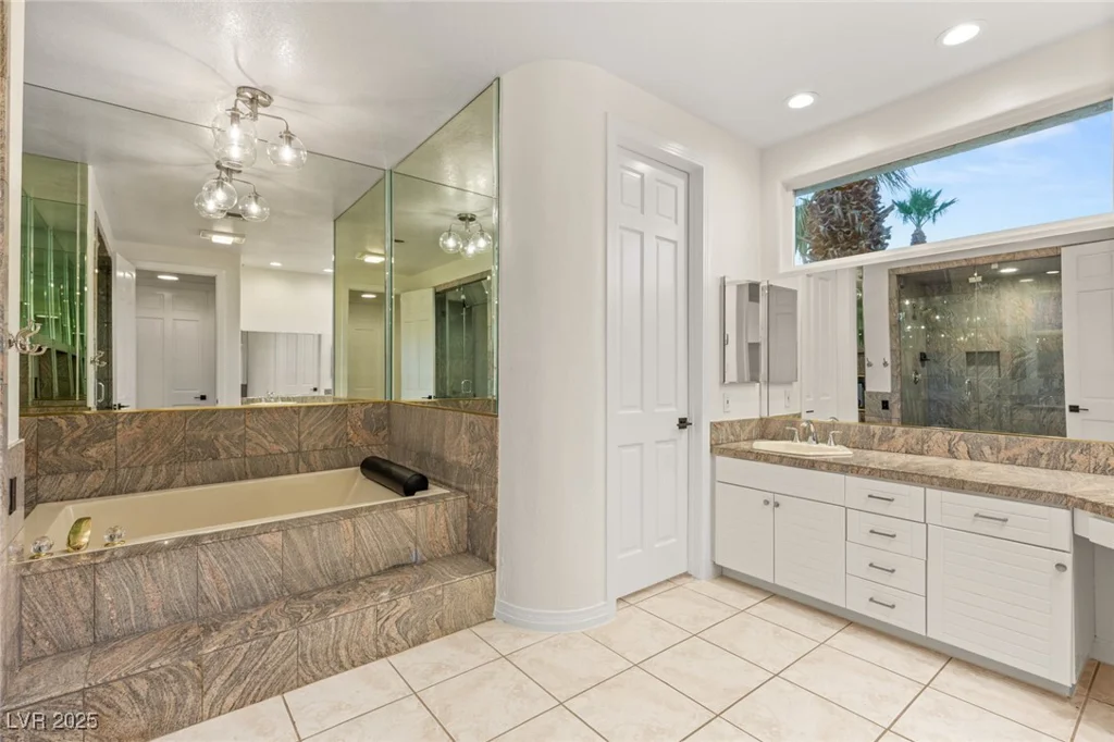 1905 IRON RIDGE, Las Vegas, NV 89117
