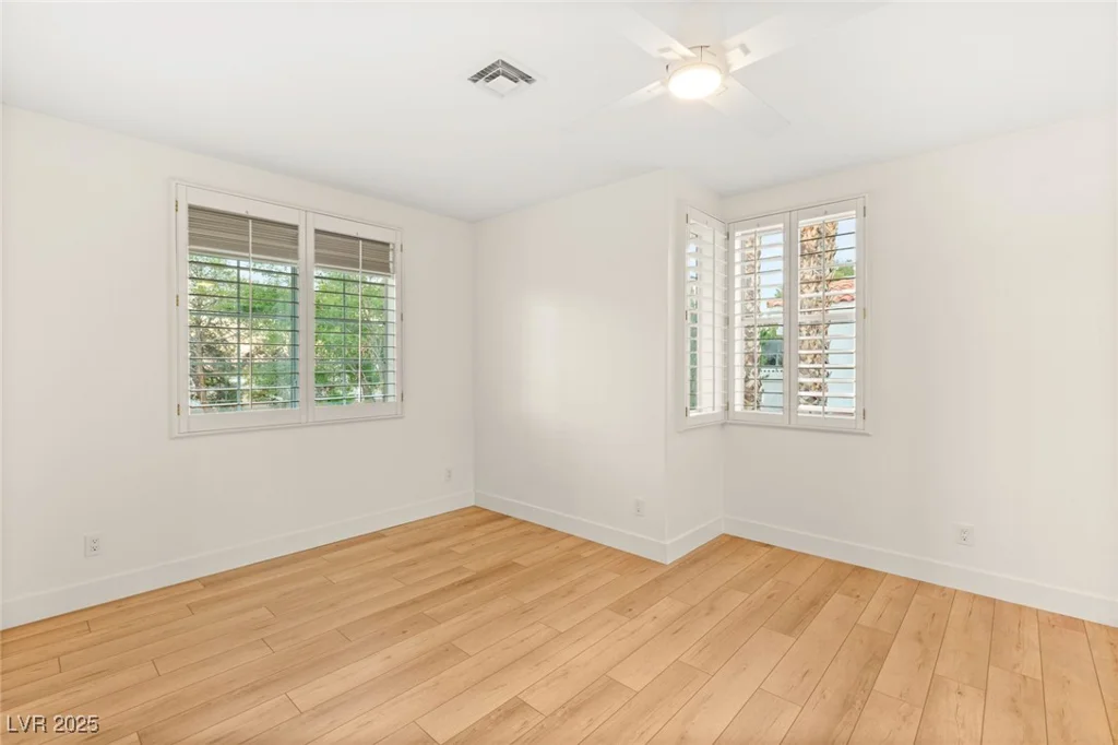 1905 IRON RIDGE, Las Vegas, NV 89117