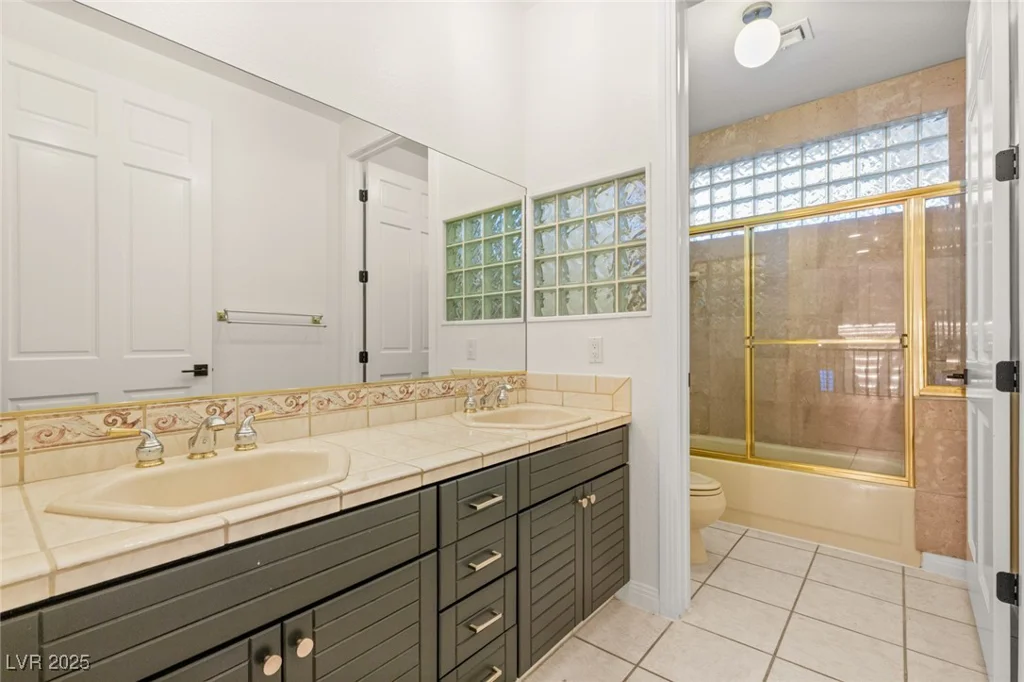 1905 IRON RIDGE, Las Vegas, NV 89117