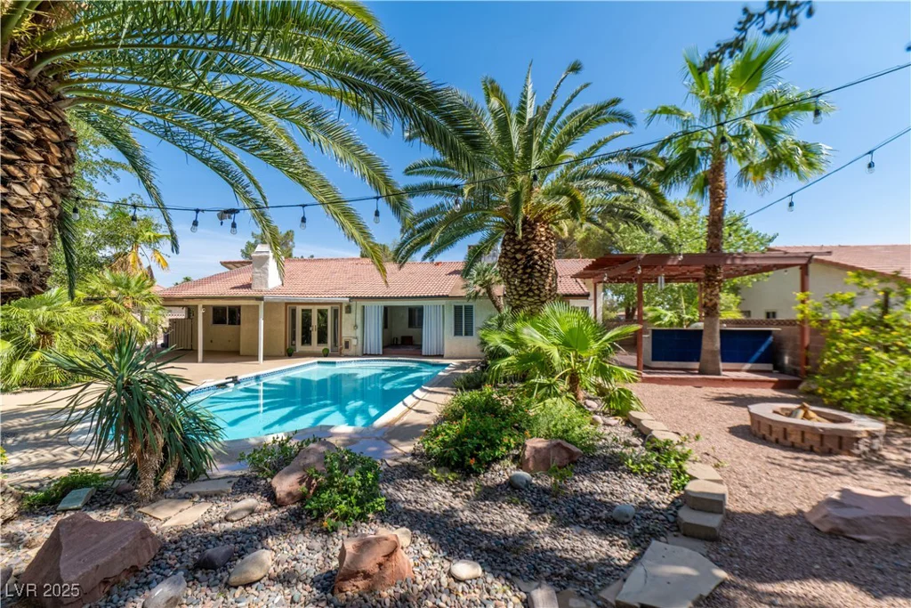 1561 Doran, Las Vegas, NV 89123