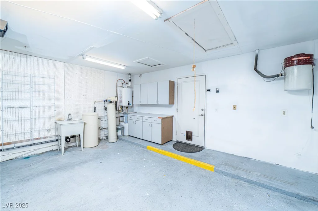 1561 Doran, Las Vegas, NV 89123