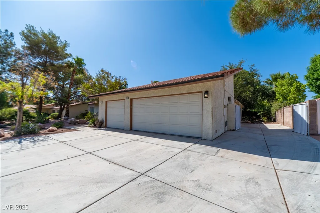 1561 Doran, Las Vegas, NV 89123