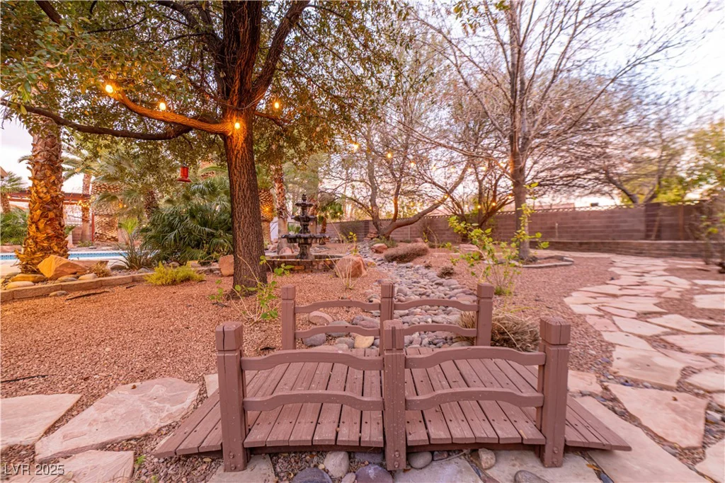 1561 Doran, Las Vegas, NV 89123