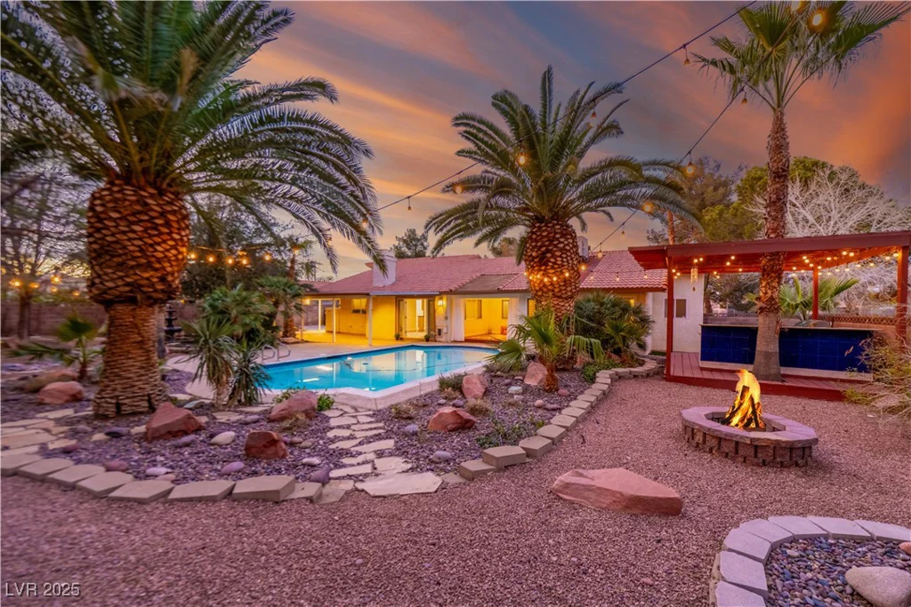 1561 Doran, Las Vegas, NV 89123