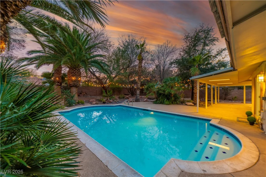 1561 Doran, Las Vegas, NV 89123
