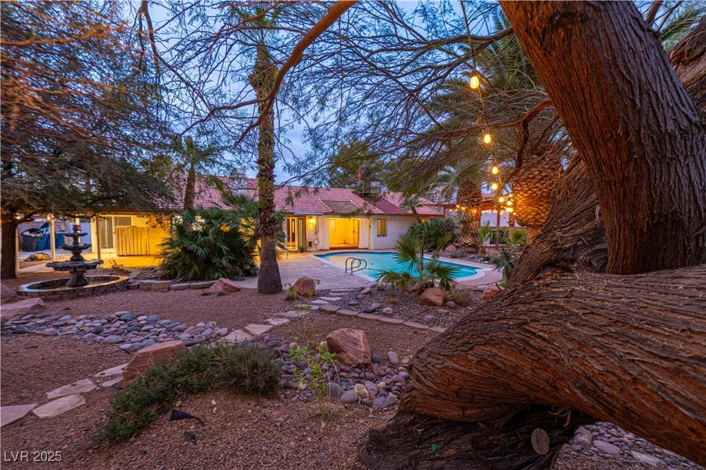 1561 Doran, Las Vegas, NV 89123
