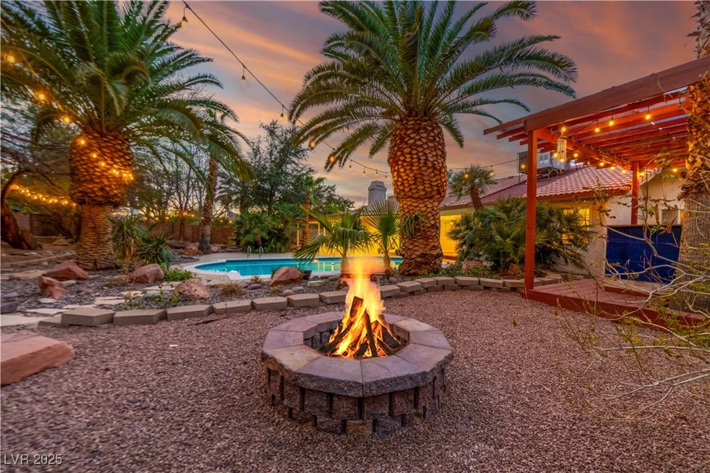 1561 Doran, Las Vegas, NV 89123