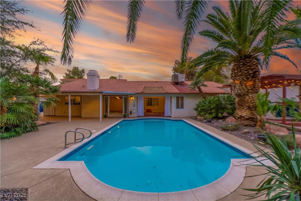 1561 Doran, Las Vegas, NV 89123