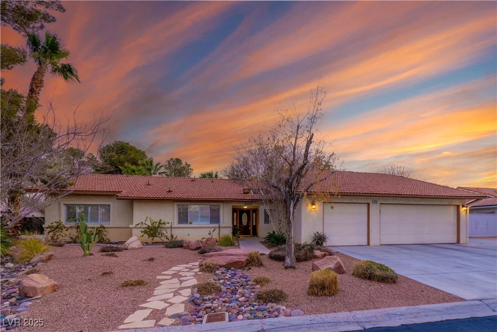 1561 Doran, Las Vegas, NV 89123