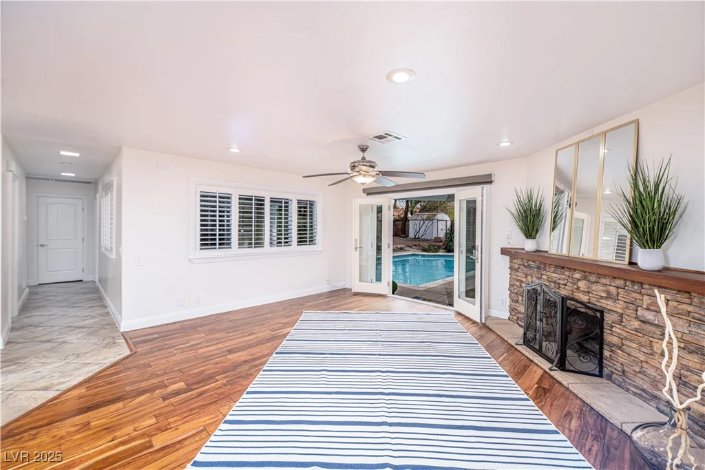 1561 Doran, Las Vegas, NV 89123