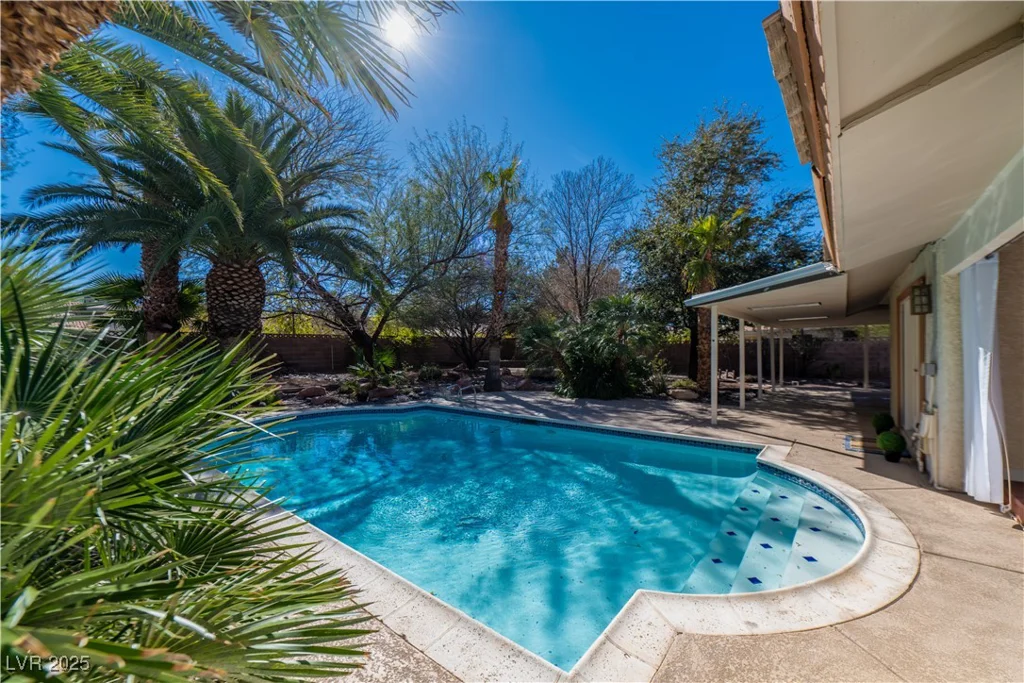 1561 Doran, Las Vegas, NV 89123