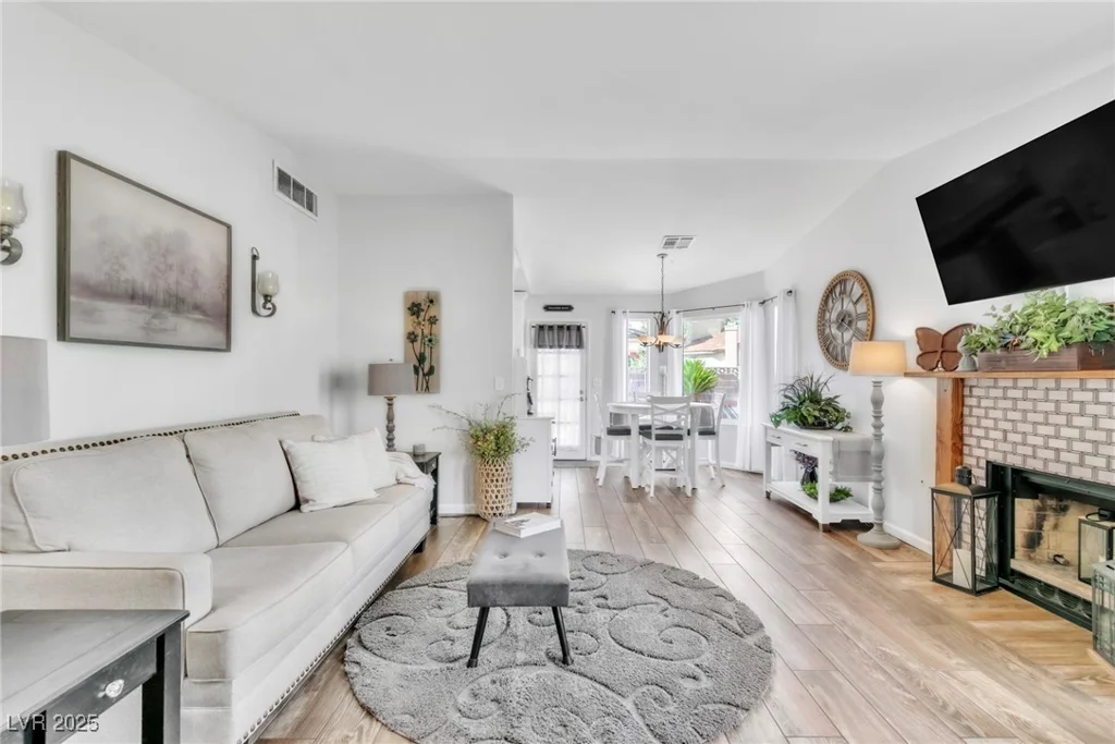 6536 Pleasant Plains, Las Vegas, NV 89108