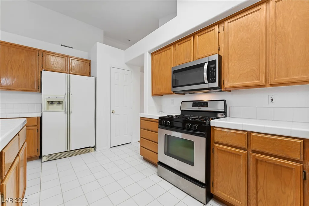 1908 Summit Pointe, Las Vegas, NV 89117