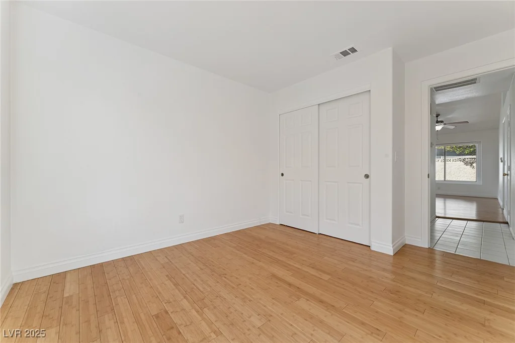 1908 Summit Pointe, Las Vegas, NV 89117