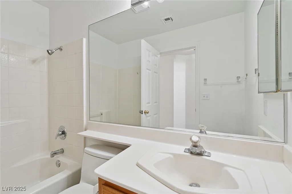 1908 Summit Pointe, Las Vegas, NV 89117