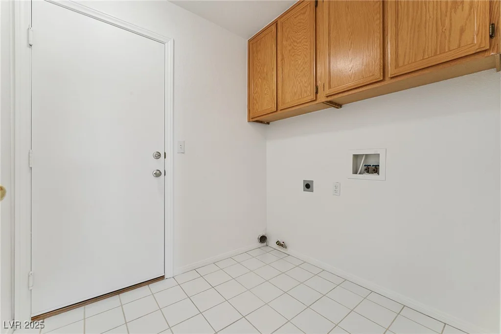 1908 Summit Pointe, Las Vegas, NV 89117