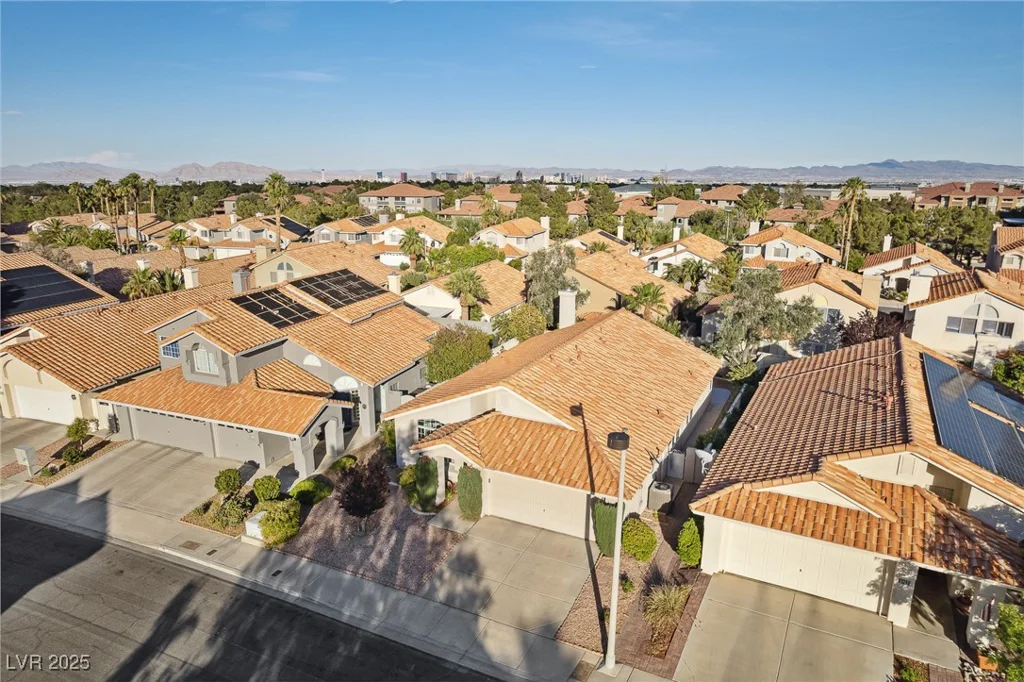 1908 Summit Pointe, Las Vegas, NV 89117
