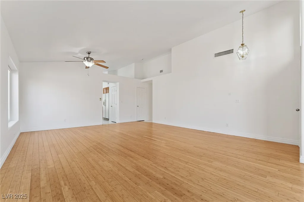 1908 Summit Pointe, Las Vegas, NV 89117