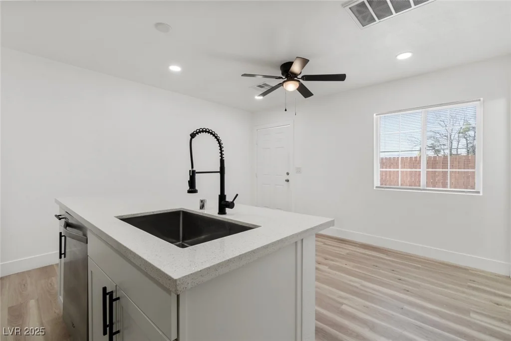 532 9th, Las Vegas, NV 89101