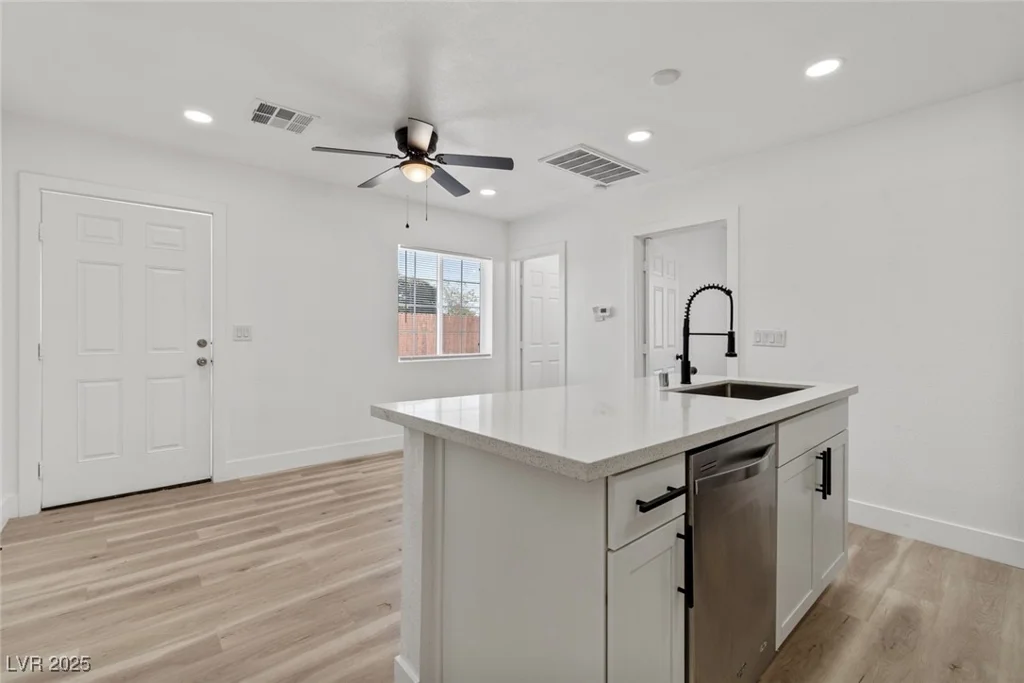 532 9th, Las Vegas, NV 89101