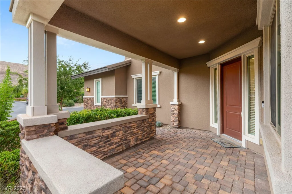 5676 CORONA VISTA, Las Vegas, NV 89135