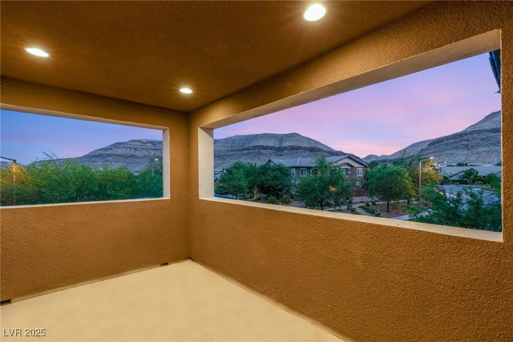 5676 CORONA VISTA, Las Vegas, NV 89135