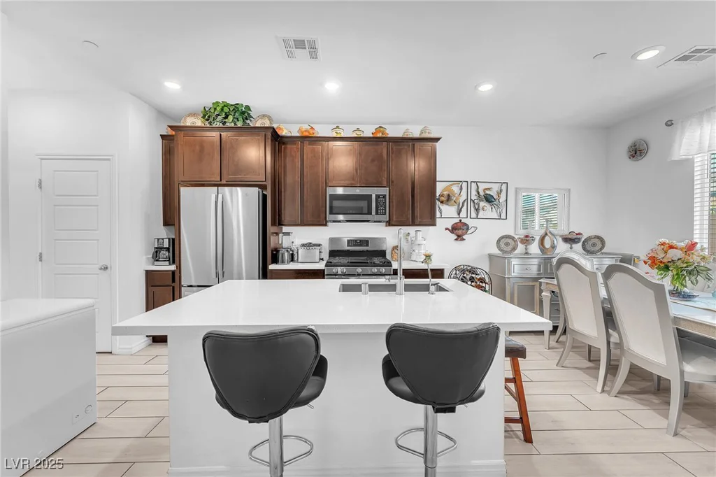 8879 Roadrunner Ravine, Las Vegas, NV 89166