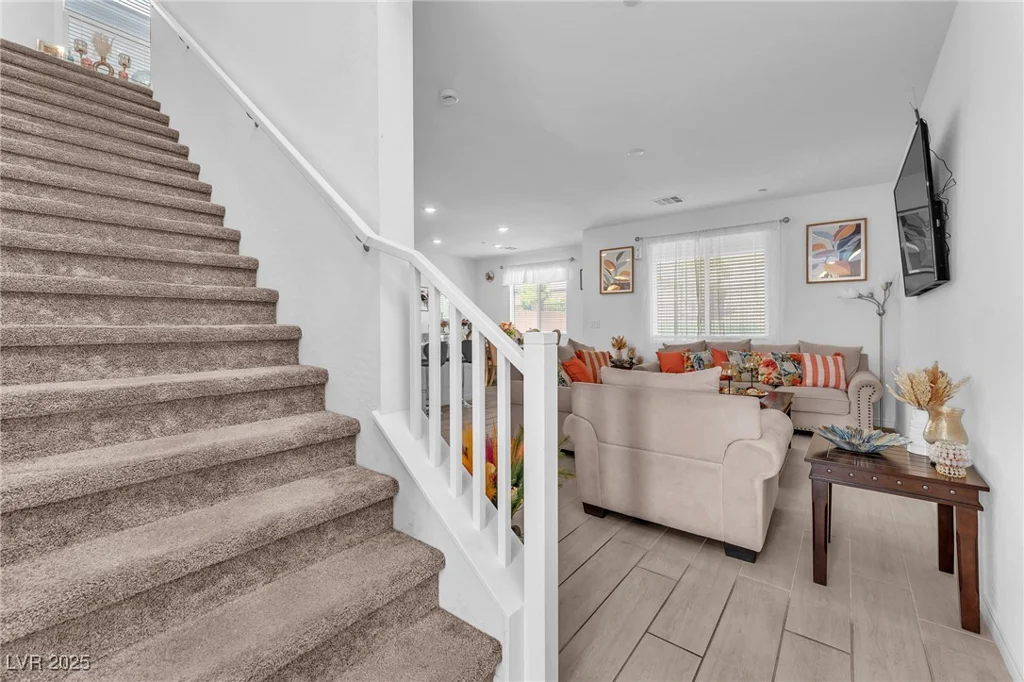 8879 Roadrunner Ravine, Las Vegas, NV 89166