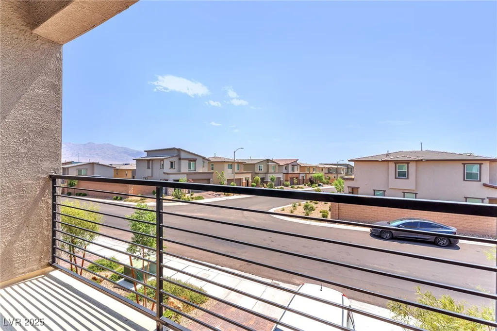 8879 Roadrunner Ravine, Las Vegas, NV 89166