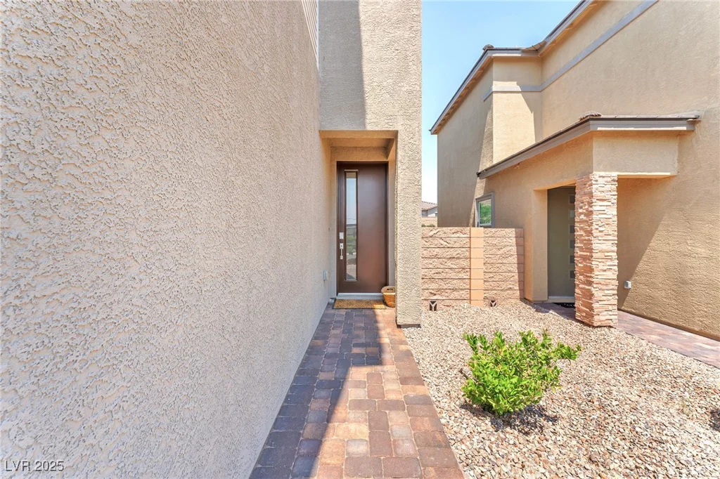 8879 Roadrunner Ravine, Las Vegas, NV 89166