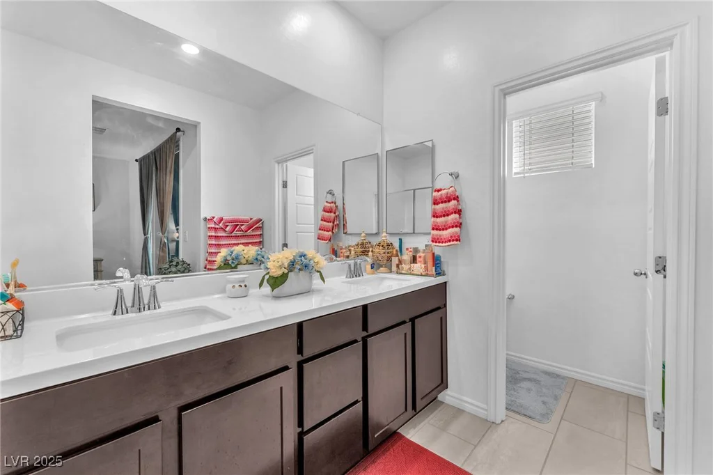 8879 Roadrunner Ravine, Las Vegas, NV 89166