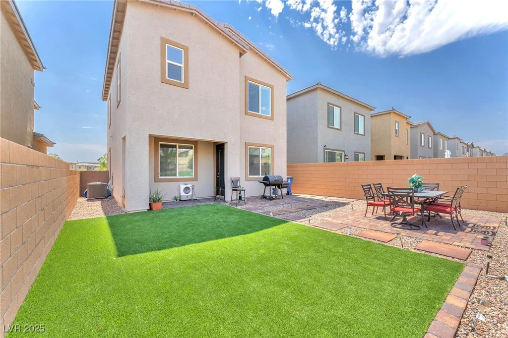 8879 Roadrunner Ravine, Las Vegas, NV 89166