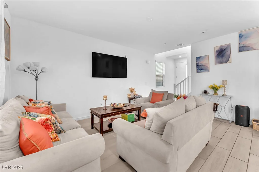 8879 Roadrunner Ravine, Las Vegas, NV 89166