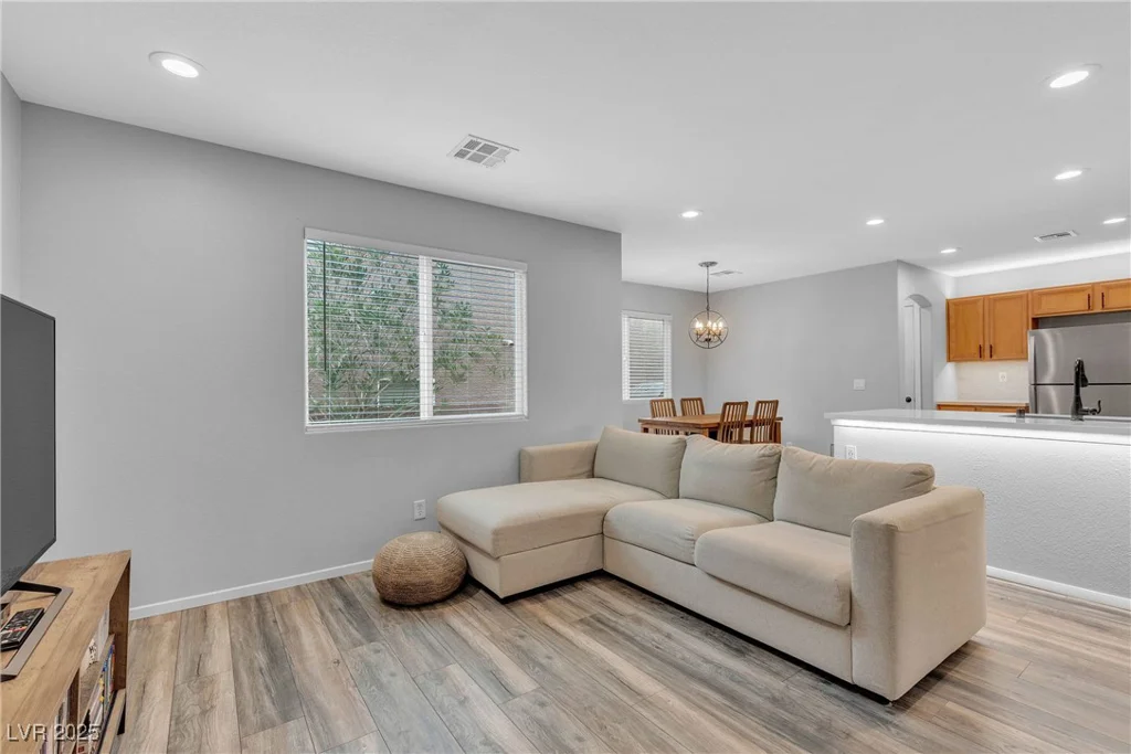 9074 Maycott, Las Vegas, NV 89148