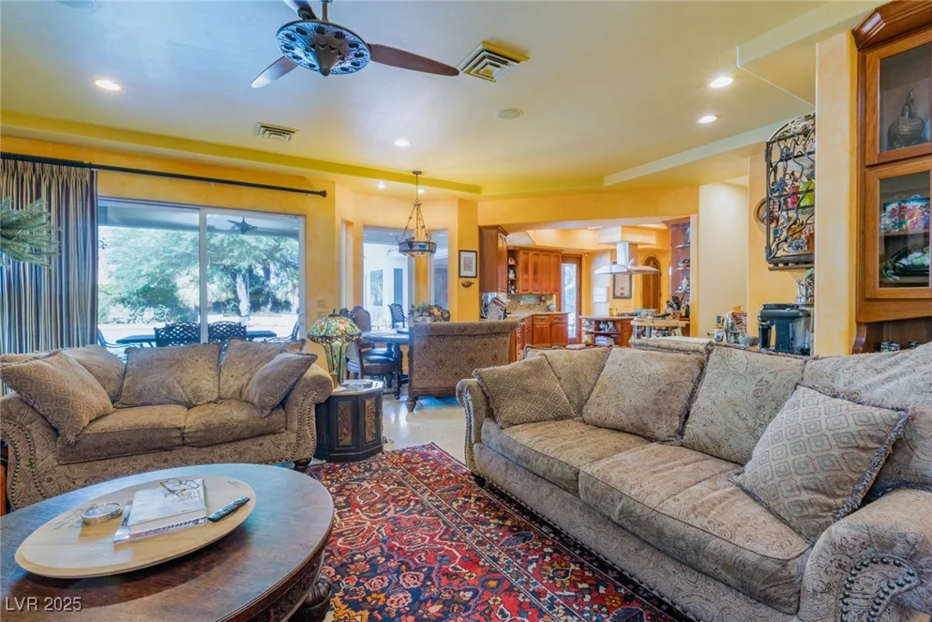 8120 Red Coach, Las Vegas, NV 89129