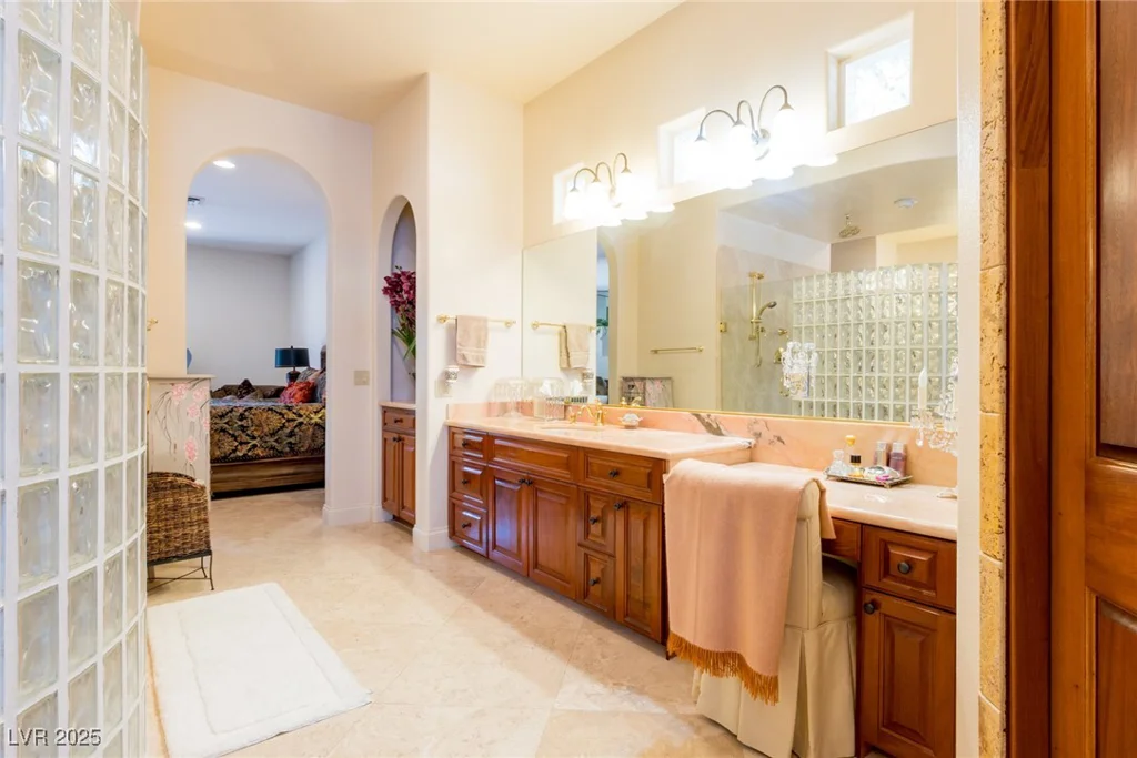 8120 Red Coach, Las Vegas, NV 89129