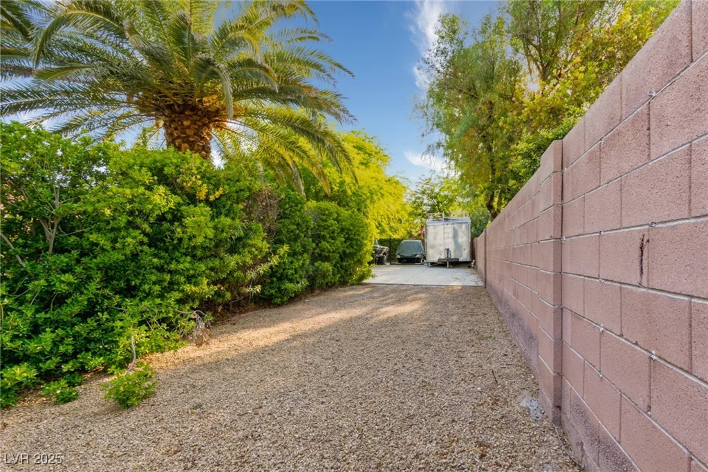 8120 Red Coach, Las Vegas, NV 89129
