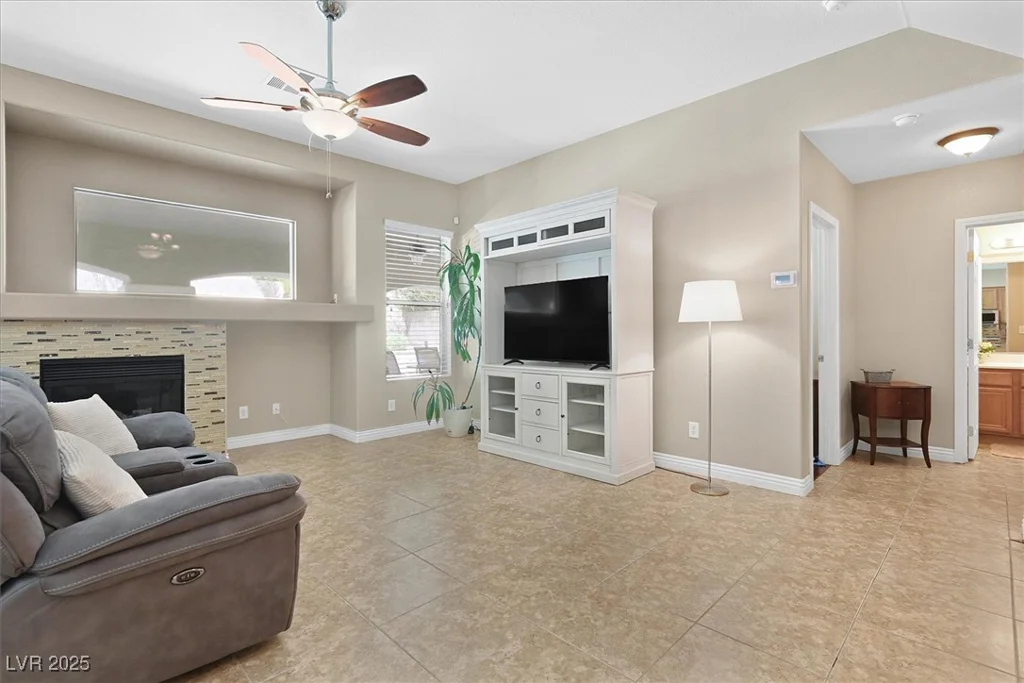 10673 Bonchester Hill, Las Vegas, NV 89141