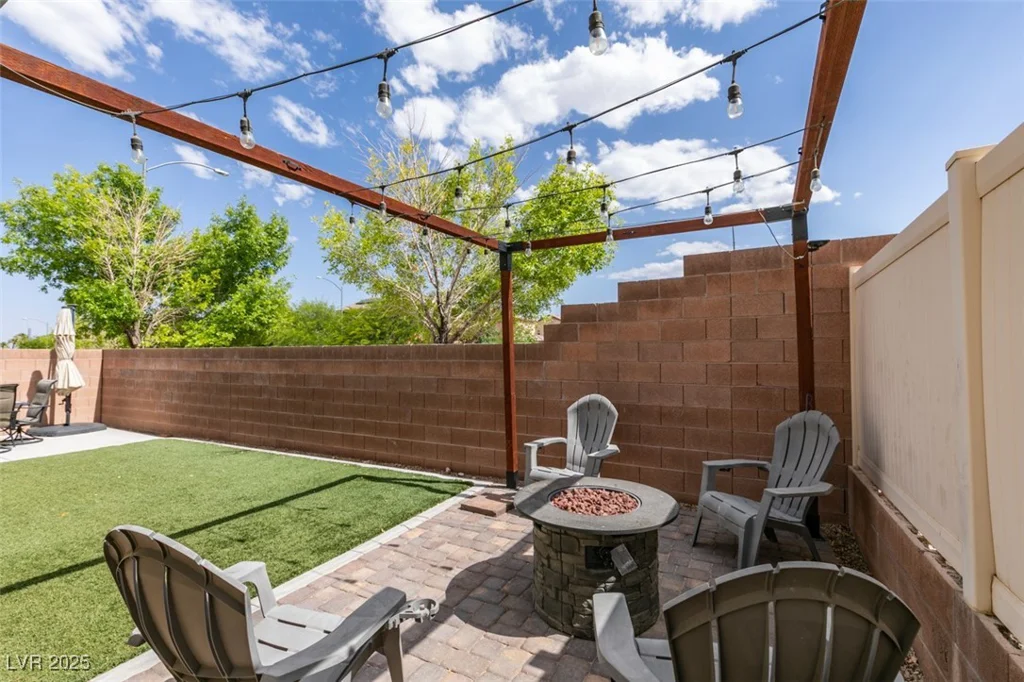5023 Salt River, Las Vegas, NV 89139