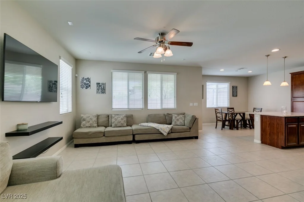 5023 Salt River, Las Vegas, NV 89139