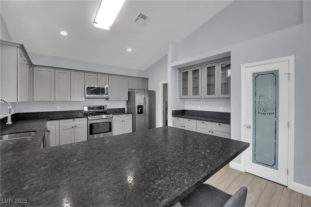5509 Rose Thicket, Las Vegas, NV 89130